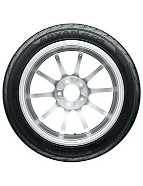 Llanta para auto Yokohama YK-110170174 205 / R15