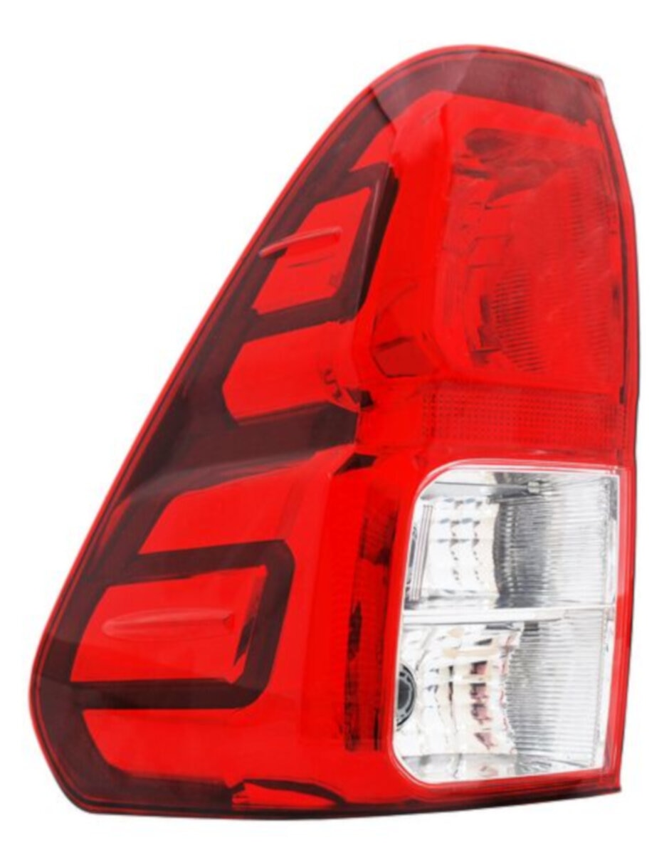 Calavera lado del conductor Toyota Hilux 2016 al 2021 1