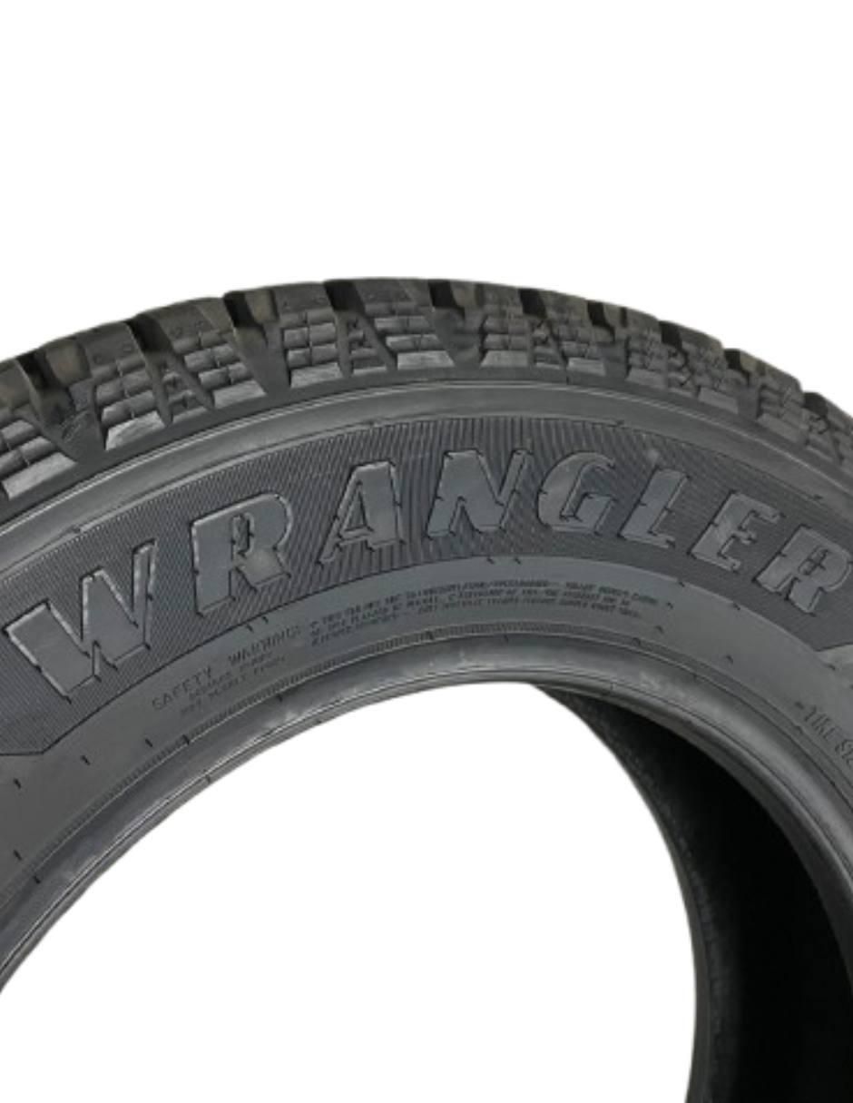 Llanta para auto WRANGLER WORKHORSE AT 205/70R15 2