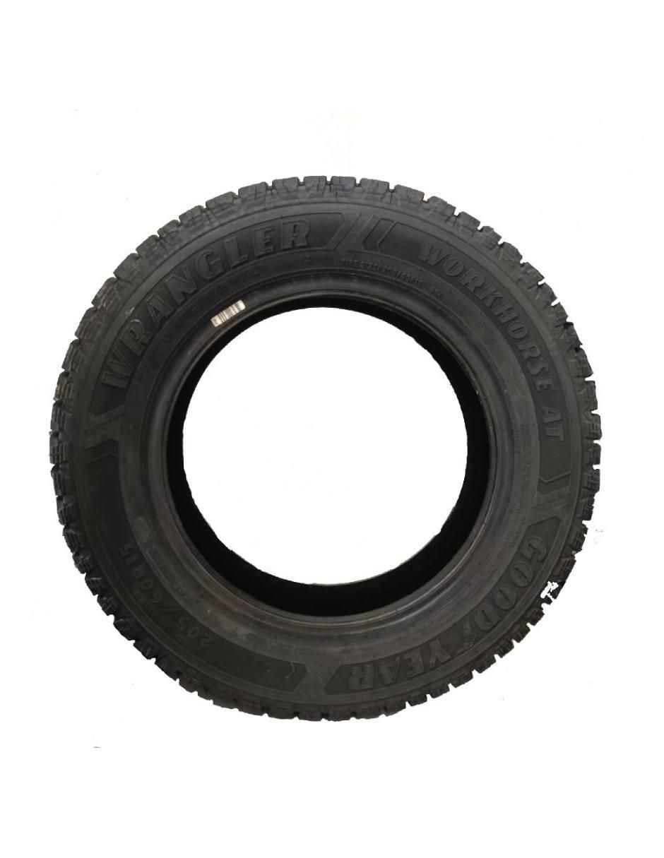 Llanta para auto WRANGLER WORKHORSE AT 205/60R15 2